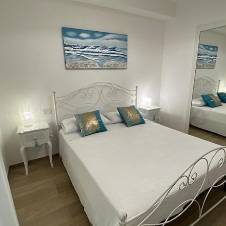 Amare Il Mare Bed & Breakfast โปลีญาโนอามาเร ภายนอก รูปภาพ