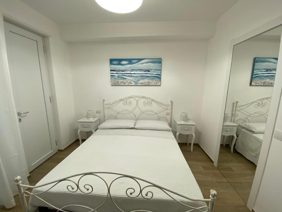 Amare Il Mare Bed & Breakfast โปลีญาโนอามาเร ภายนอก รูปภาพ